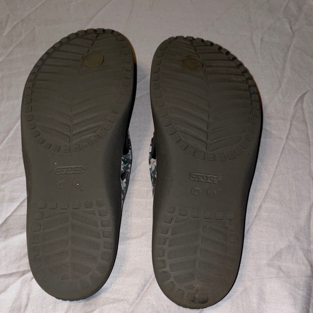 CROCS Gray Floral Slides - Picture 5 of 7